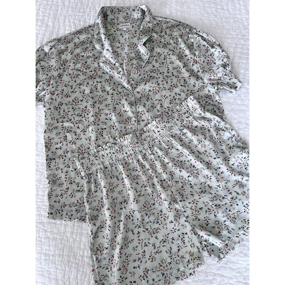 Lenora Green Floral Pajama Set Size Large Shorts And Top